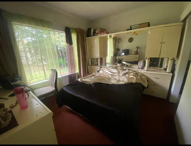 5 BEDROOM HOUSE FOR SALE IN CRYSTAL PARK